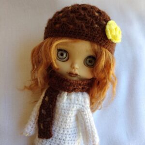 Conjunto de gorro y bufanda Marrón